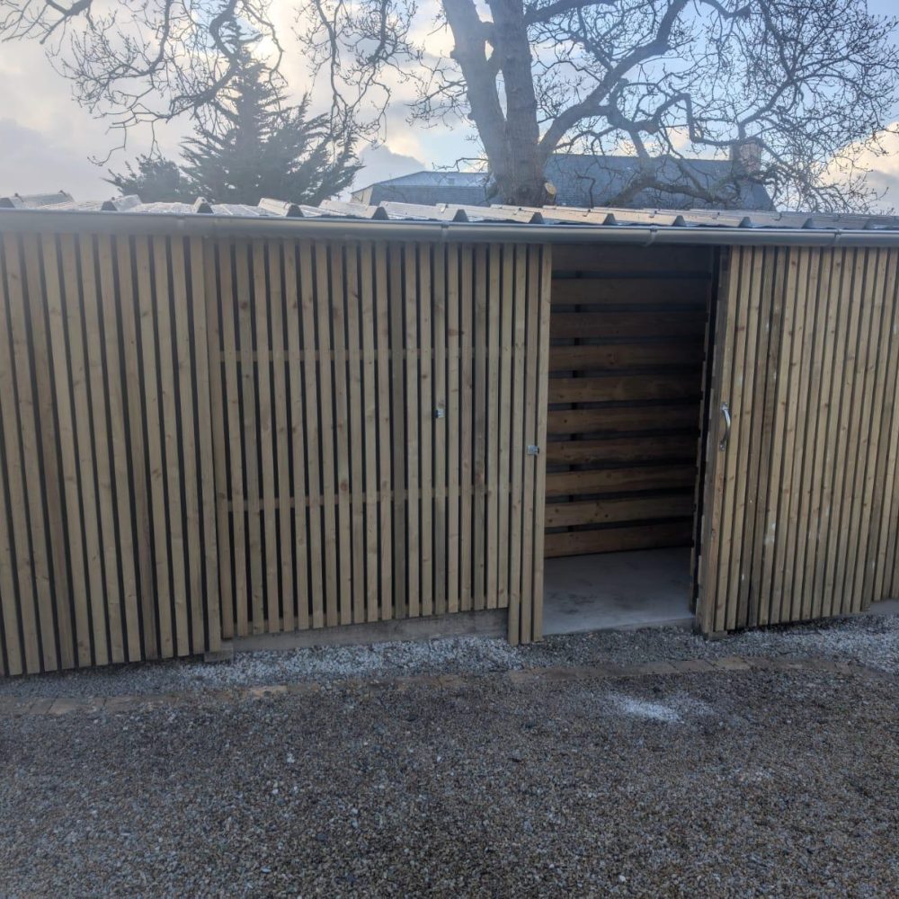 Abri de jardin avec portes coulissantes