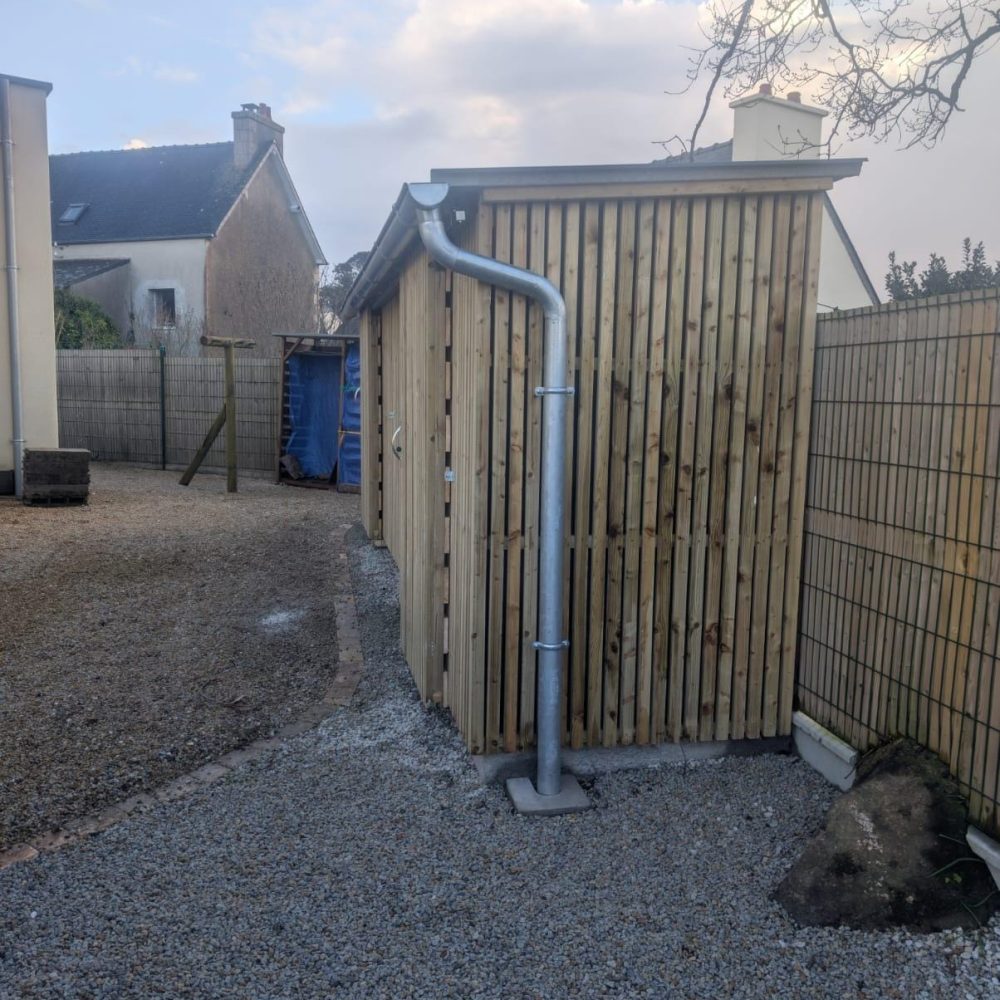 Abri de jardin étanche à l’eau avec gouttière