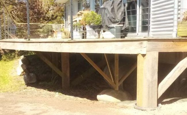 Renforts de structure pour une terrasse en bois garantissant solidité et durabilité